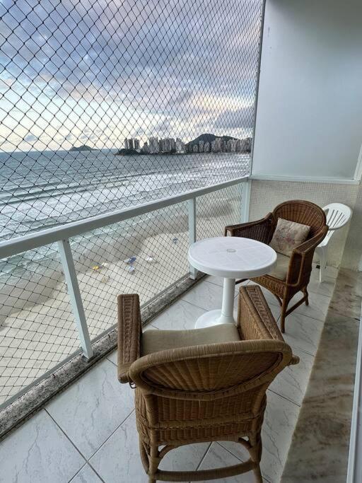 Hermoso Dpto Con Vista Frontal Al Mar Pitangueiras غوارويا المظهر الخارجي الصورة